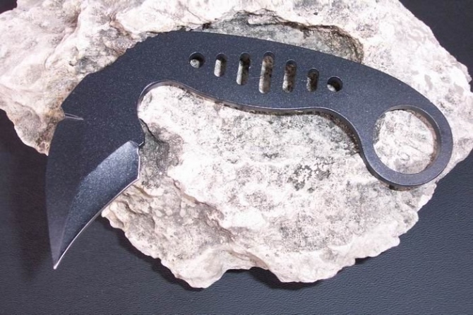 Claw-like Knife NK-Z353