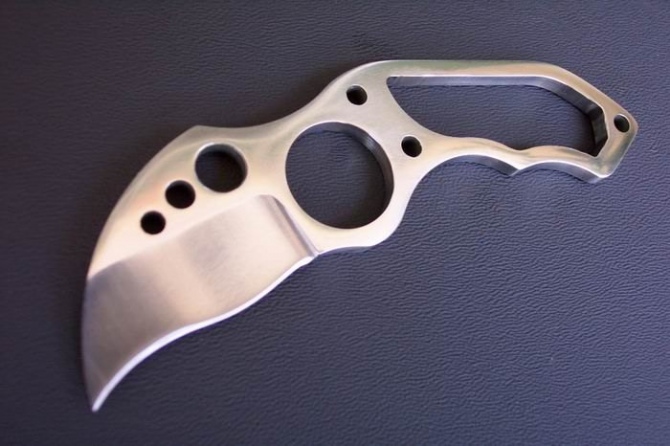 Claw-like Knife NK-Z343