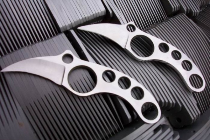 Claw-like Knife NK-Z334